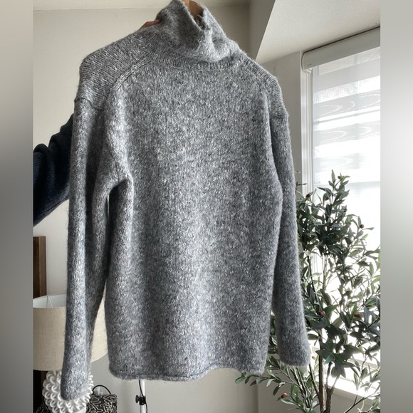 Soft Sweater - Picture 5 of 11